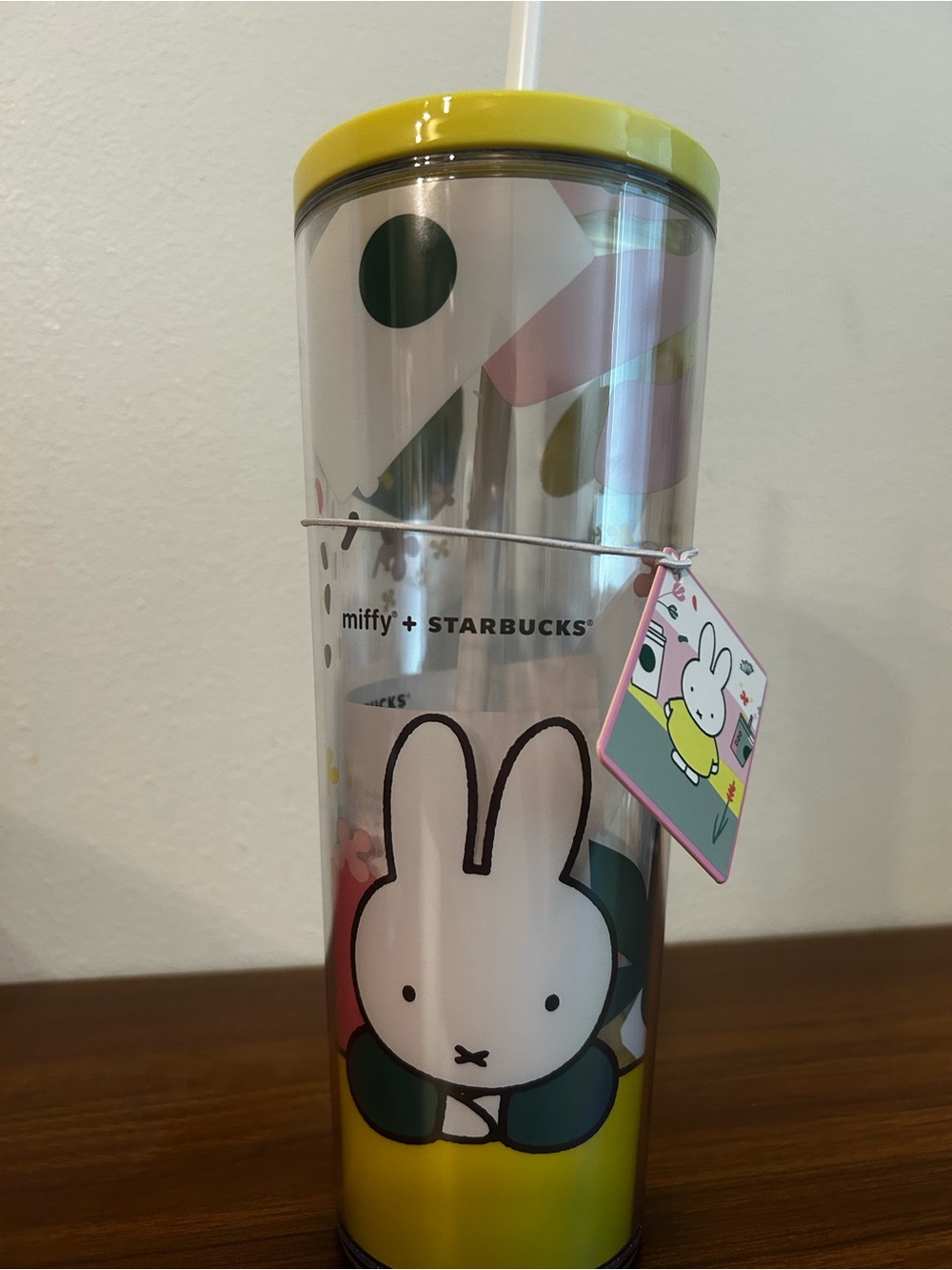 Starbucks Clear Tumbler-Miffy. Missing straw topper. Bought it without.